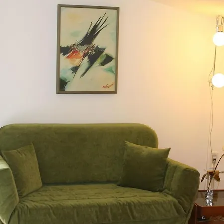 Holiday home Sleeps 10 Pool Air Con Wifi Scala