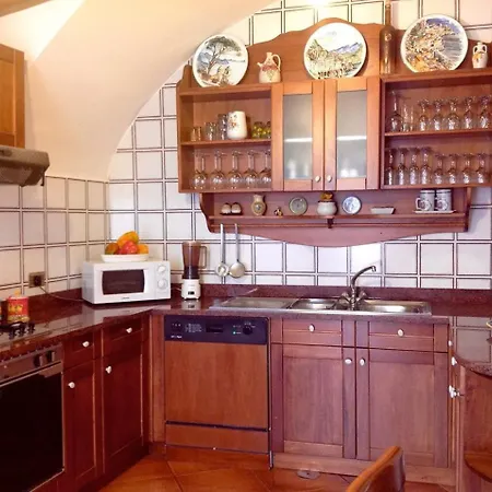 Holiday home Sleeps 10 Pool Air Con Wifi