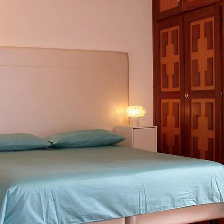 Holiday home Sleeps 10 Pool Air Con Wifi Scala