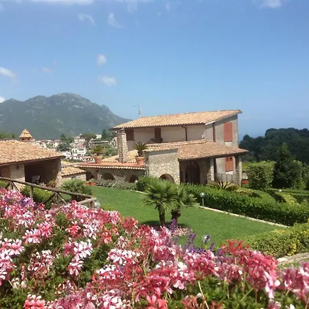 Sleeps 10 Pool Air Con Wifi * Scala